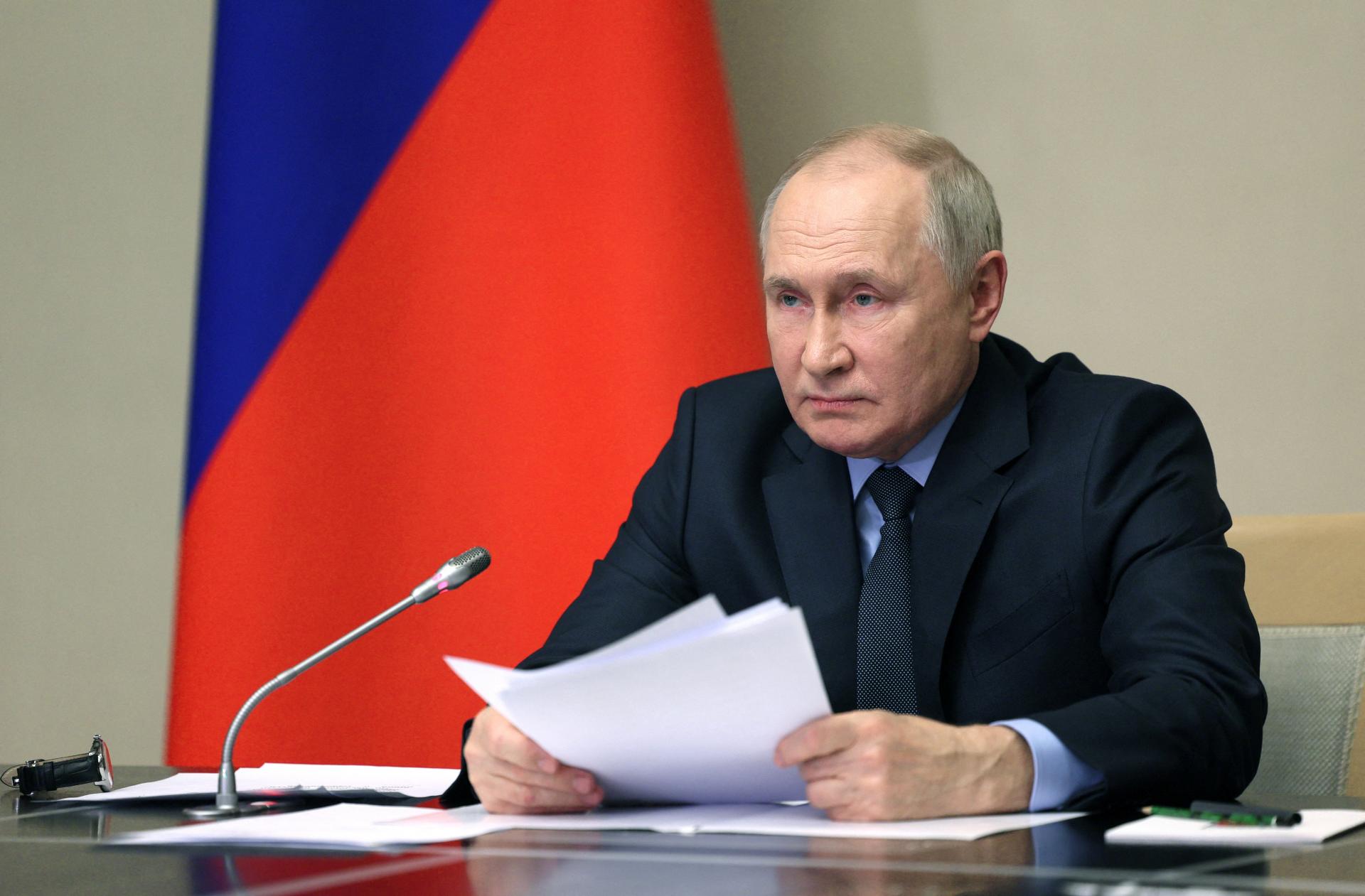 Putin z podnecovania nepokojov na letisku v Machačkale obviňuje Ukrajinu aj Západ