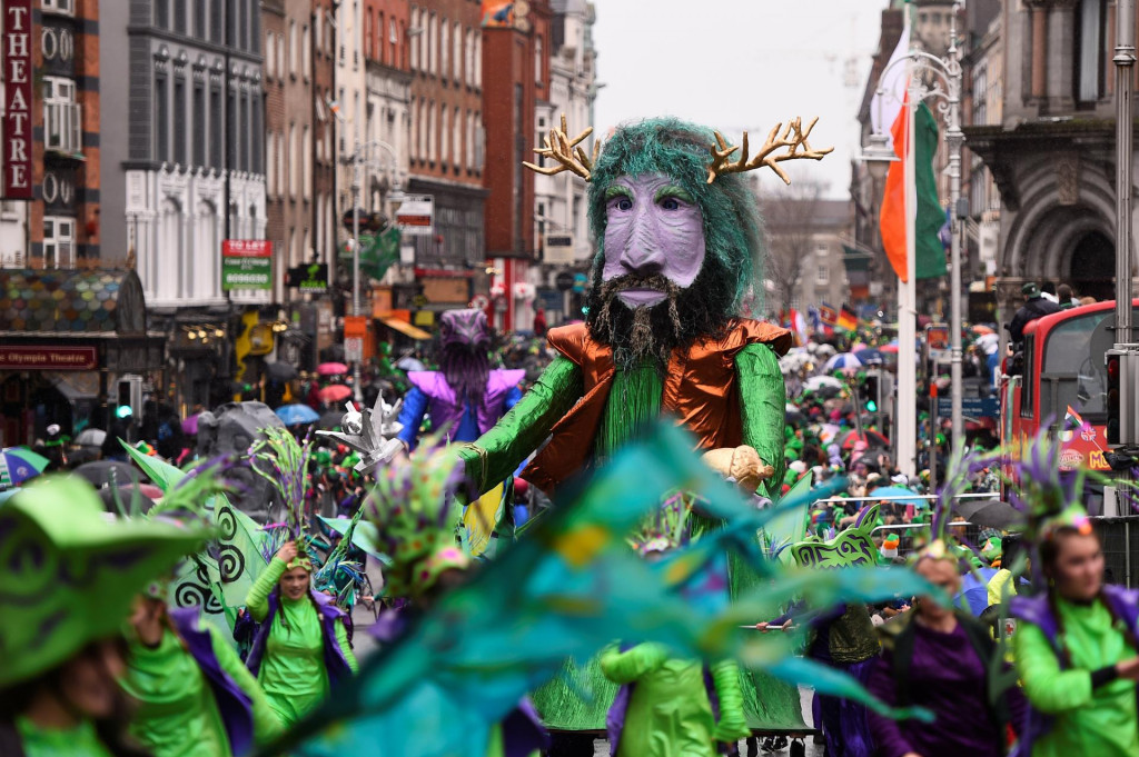 Slávnostný sprievod na deň Svätého Patrika v írskom Dubline. FOTO: Reuters