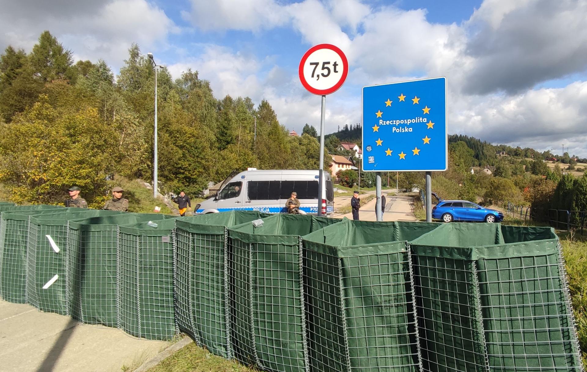 Poľsko predlžuje kontroly na hraniciach so Slovenskom