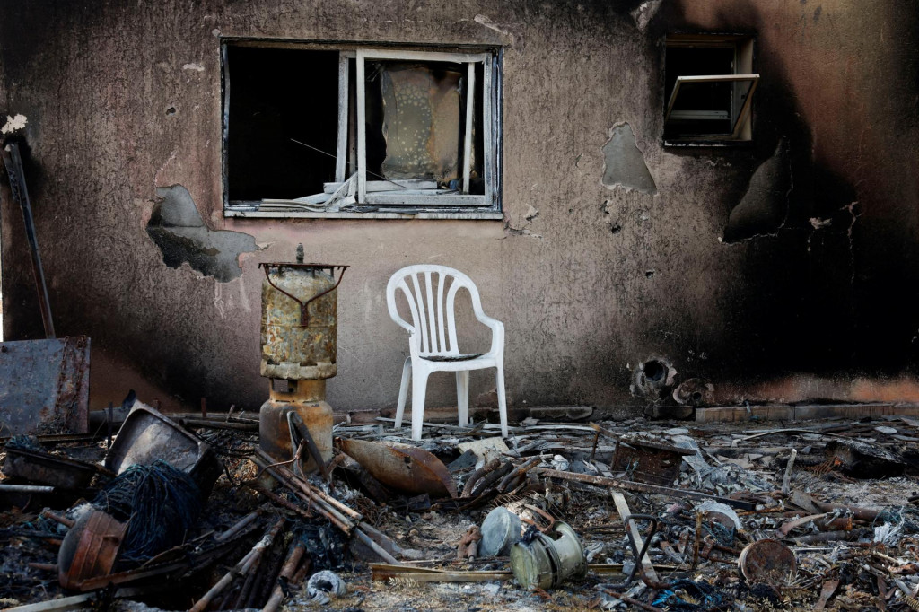 Domov prešpikovaný guľkami. FOTO: Reuters