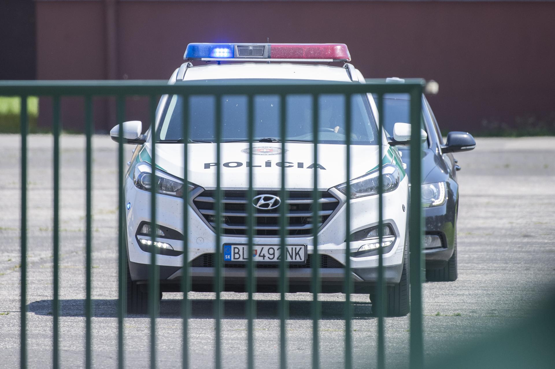 Polícia našla v bratislavskom byte zranenú ženu, zadržaný je 30-ročný muž
