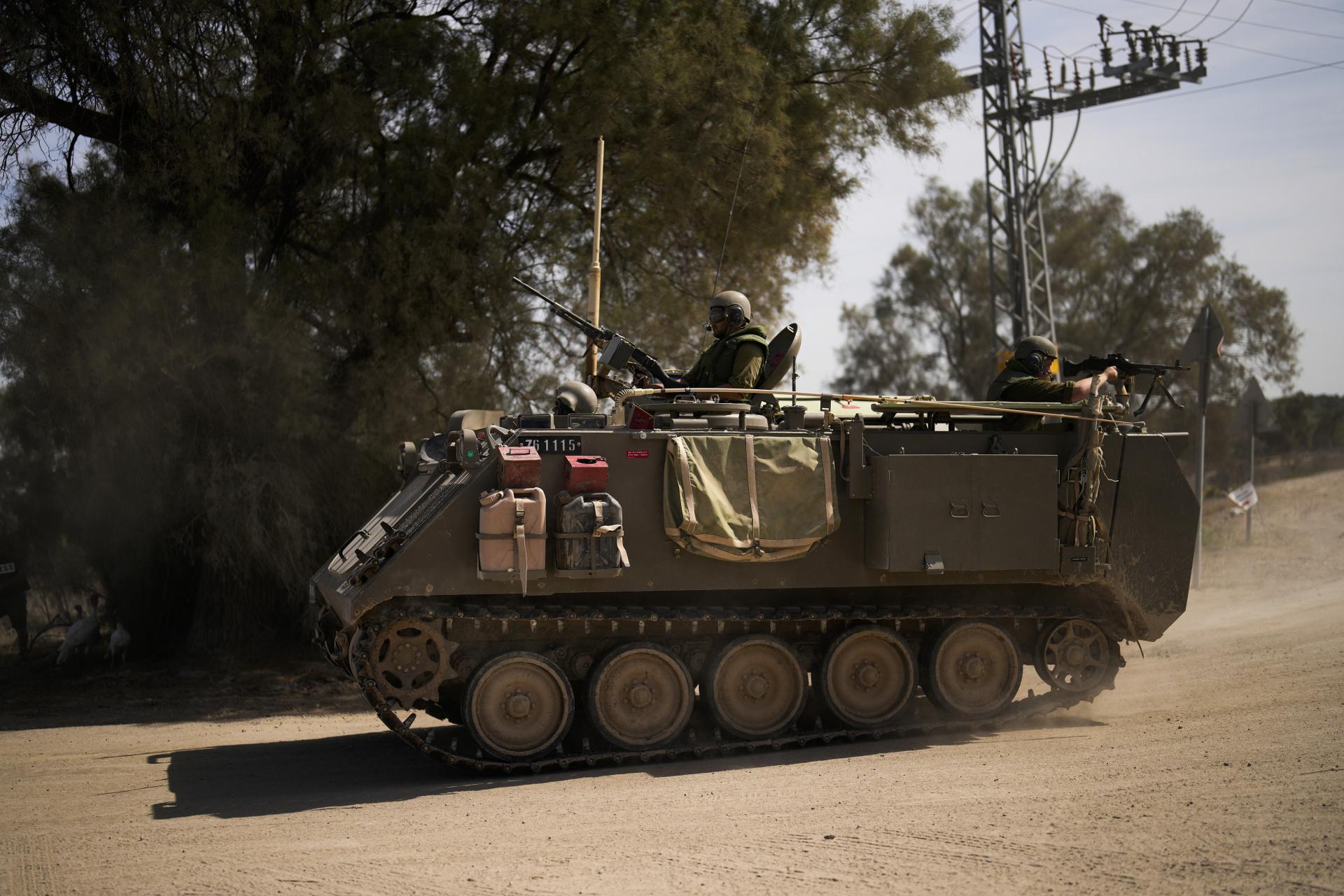 Izraelská armáda postúpila k pobrežiu pásma Gazy, čím ho rozdelila na dve časti
