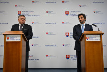 Predseda vlády Robert Fico a minister obrany Robert Kaliňák. FOTO: TASR/Pavol Zachar