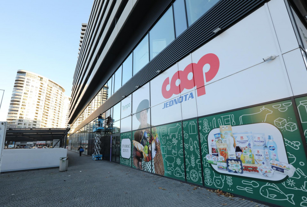 Nov&aacute; predajňa Tempo bude mať 1 600 &scaron;tvorcov&yacute;ch metrov predajnej plochy, p&ocirc;jde o takzvan&yacute; vlajkov&yacute; obchod. FOTO: HN/Peter Mayer