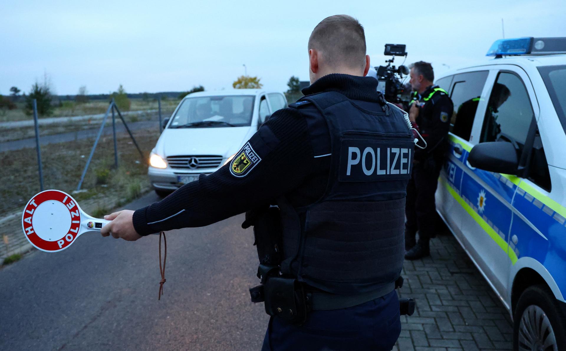 Nemecko ponechá kontroly na hraniciach s Českom a ďalšími štátmi, Scholz sa zhodol regiónmi