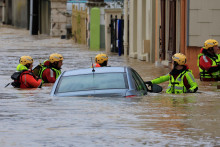 Povodne v severofrancúzskom departemente Pas-de-Calais. FOTO: Reuters
