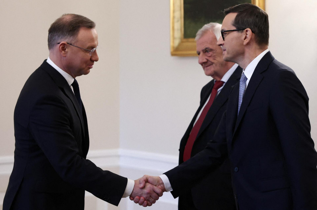 Poľský prezident Andrzej Dudana stretnutí s premiérom Mateuszom Morawieckym. FOTO: REUTERS
