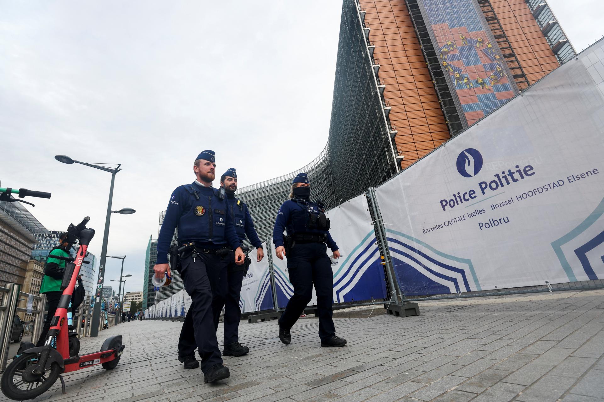 V Belgicku pri vyšetrovaní krajne pravicového terorizmu zadržali dvoch ľudí, dôkazy umožnili razie
