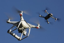 Ilustračná snímka, lietajúce drony.

FOTO: HN/ Peter Mayer