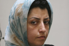Na archívnej snímke iránska aktivistka Narges Mohammadíová počas stretnutia v Teheráne. FOTO: TASR/AP