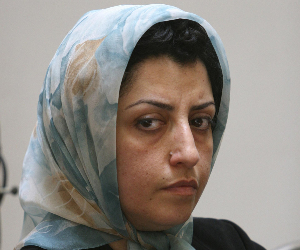 Na archívnej snímke iránska aktivistka Narges Mohammadíová počas stretnutia v Teheráne. FOTO: TASR/AP