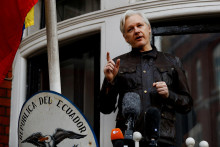 Julian Assange v roku 2017. FOTO: REUTERS