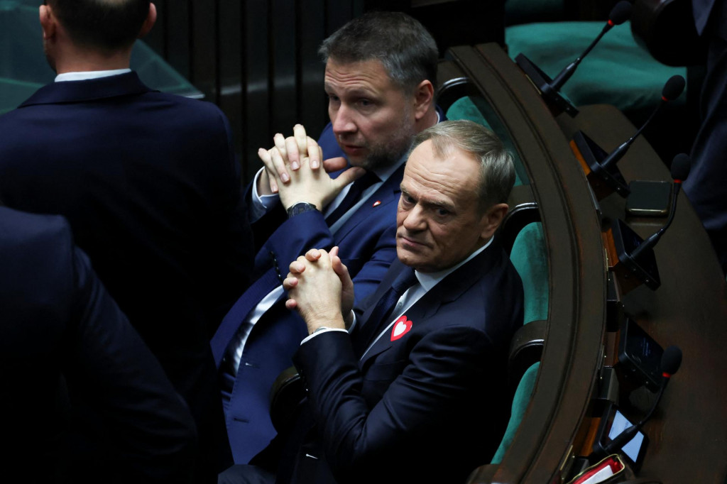 Líder Občianskej platformy Donald Tusk sa zúčastňuje prvého zasadnutia novozvoleného poľského parlamentu. FOTO: Reuters