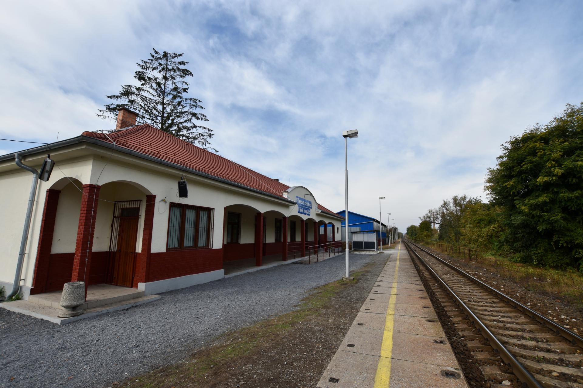 Obnova železničnej trate medzi Popradom a Lučivnou čelila problémom, dokončenie má byť čoskoro
