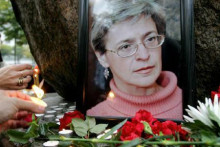 Novinárka nezávislého Anna Politkovská bola zavraždená 7. októbra 2006 vo vchode do svojho domu v Moskve. FOTO: Reuters