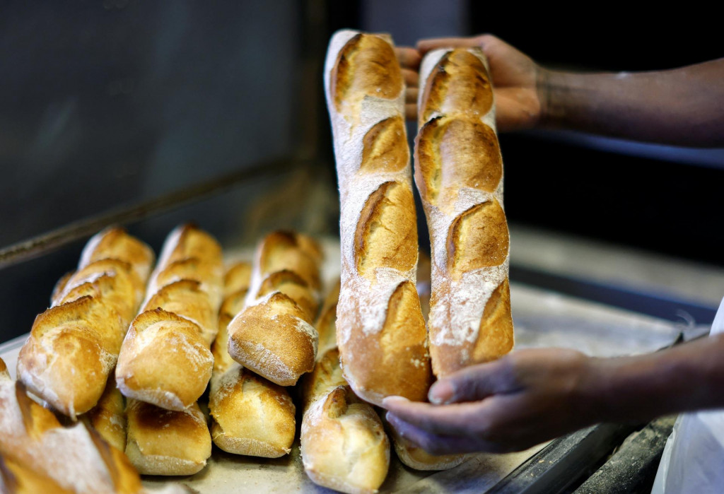 Čerstvé francúzske bagety. FOTO: Reuters