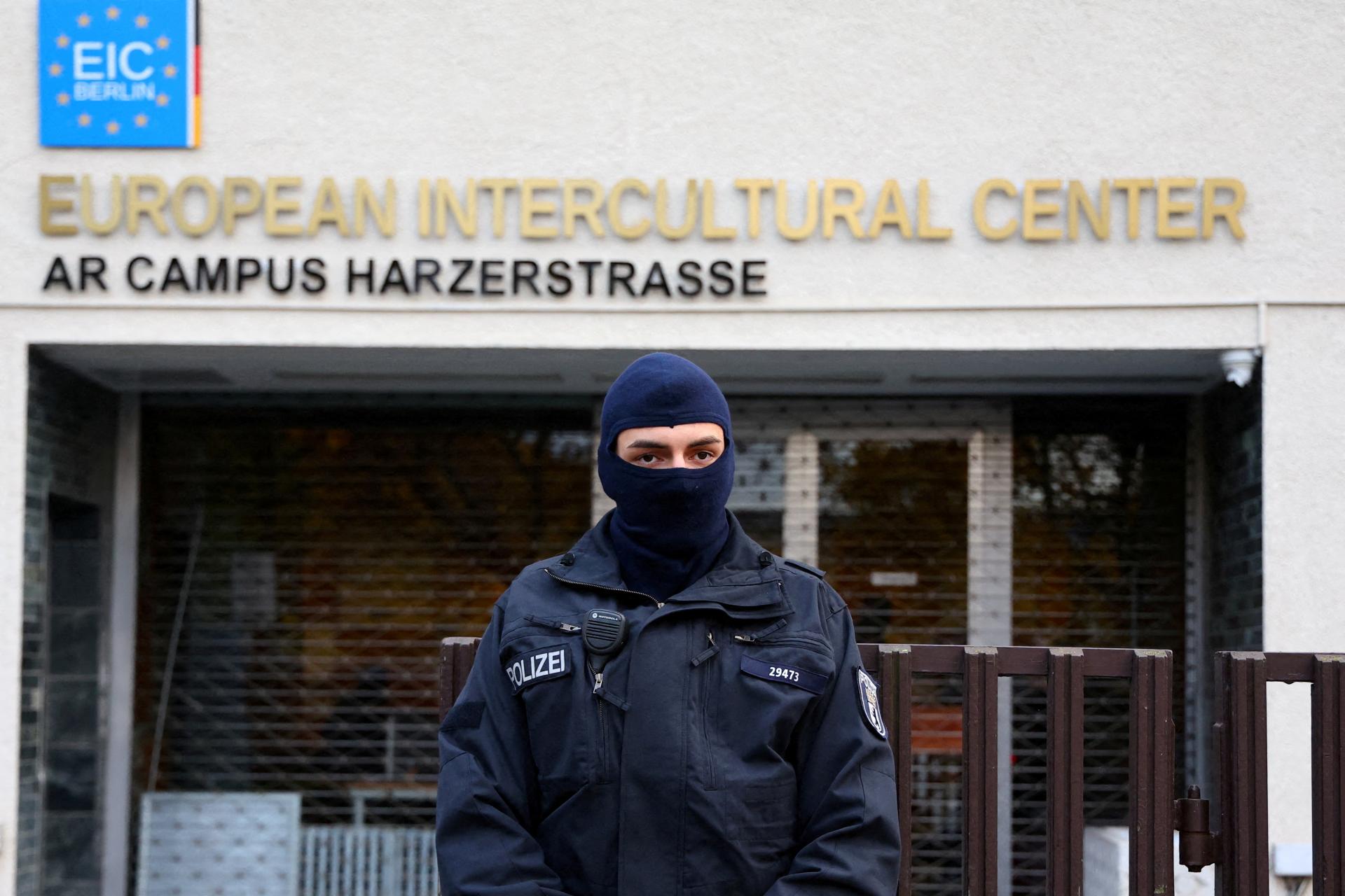 Nemecká polícia prehľadala 54 objektov v rámci vyšetrovania islamského centra