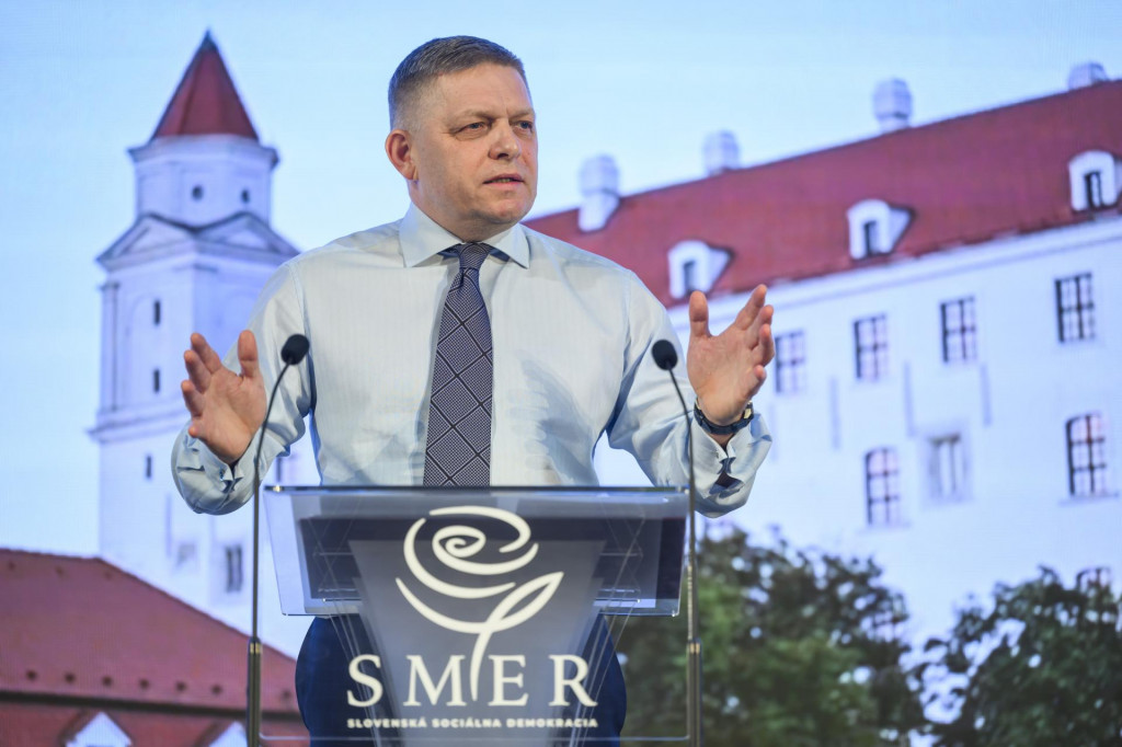 Predseda Smer-SD Robert Fico hovor&iacute; počas snemu strany Smer. FOTO: TASR/Jaroslav Nov&aacute;k