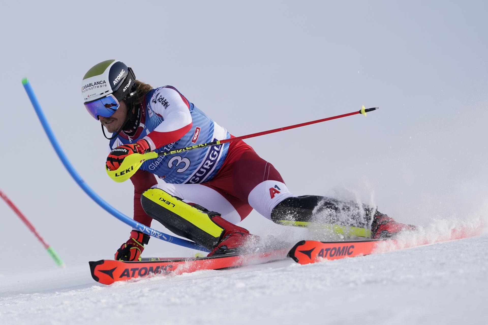 Rakúski lyžiari obsadili v Gurgeli kompletné stupne víťazov, vyhral Feller
