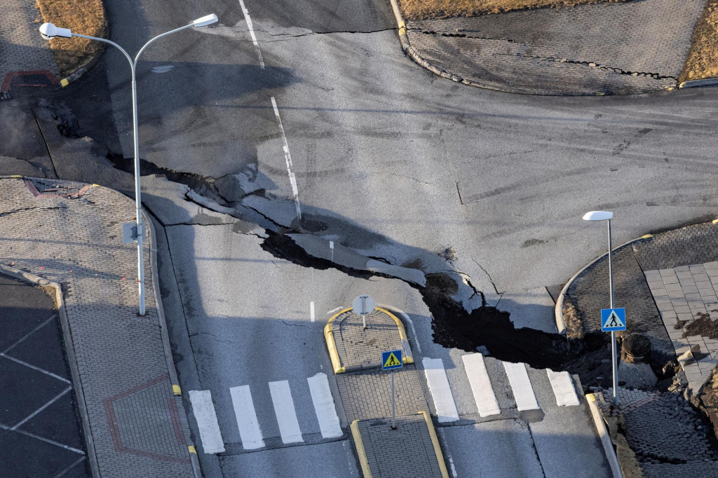 Mesto Grindavík, ktoré bolo evakuované v dôsledku sopečnej činnosti. FOTO: Reuters