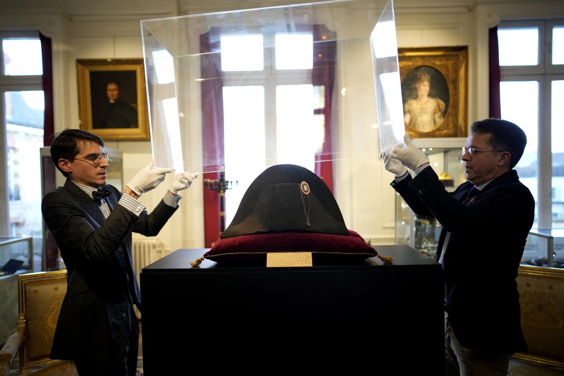 Napoleonov klobúk vydražili takmer za dva milióny eur