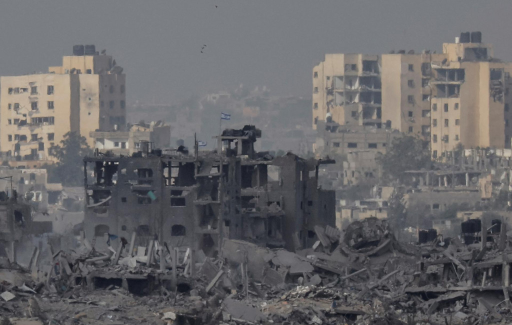 Zničená budova v Gaze. FOTO: Reuters