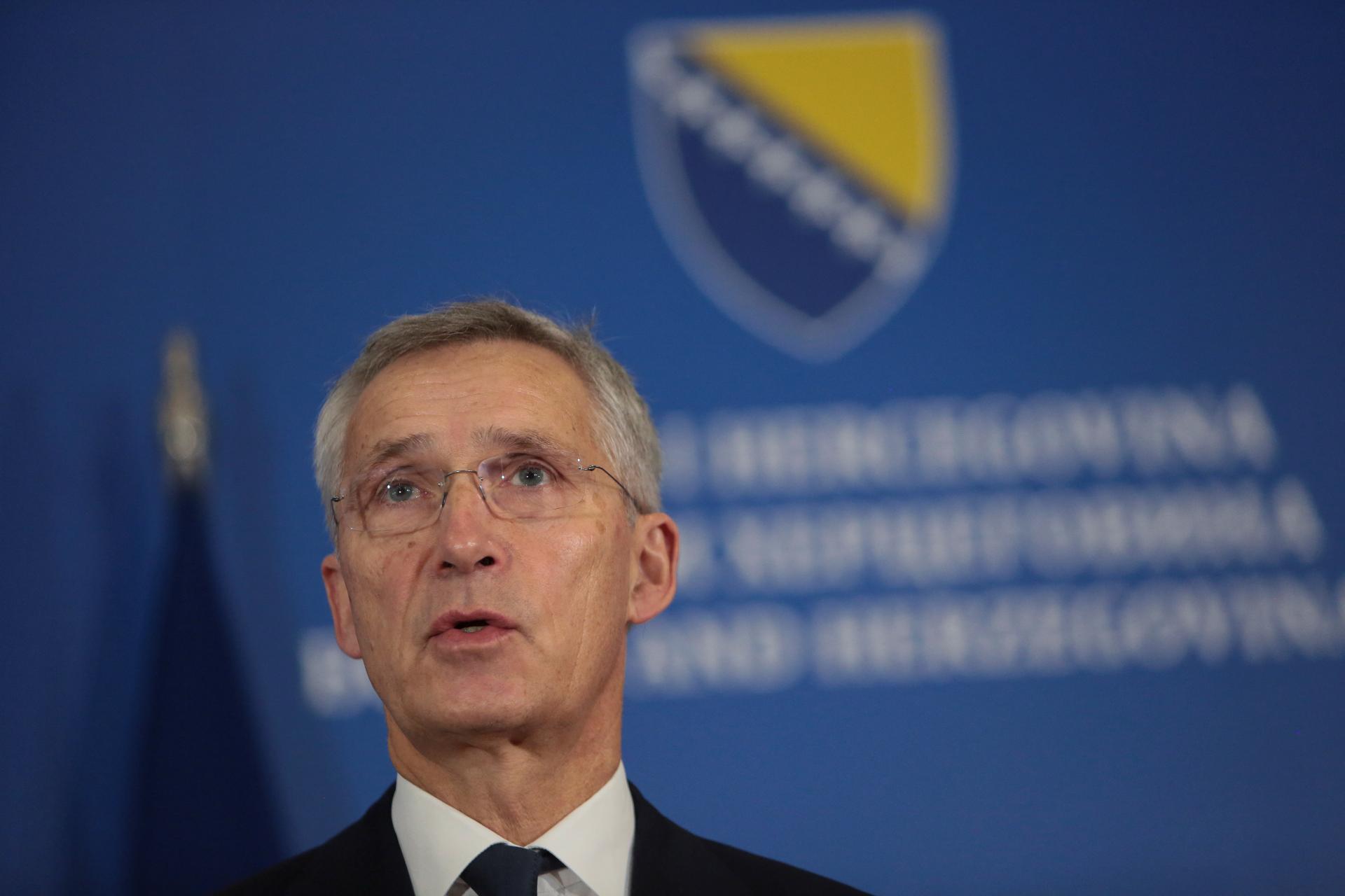 NATO chce trvalo navýšiť počet vojakov v Kosove, povedal Stoltenberg