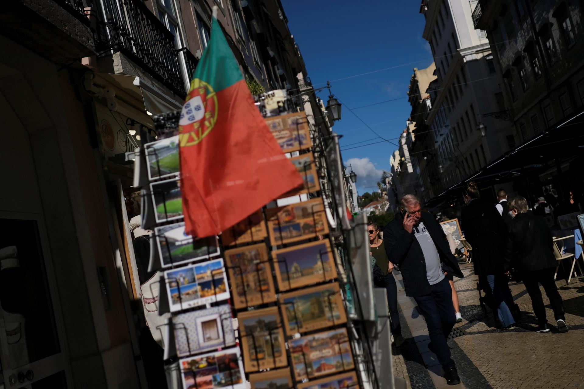 Ceny portugalských výrobcov klesli siedmy mesiac po sebe, tempo sa však spomaľuje