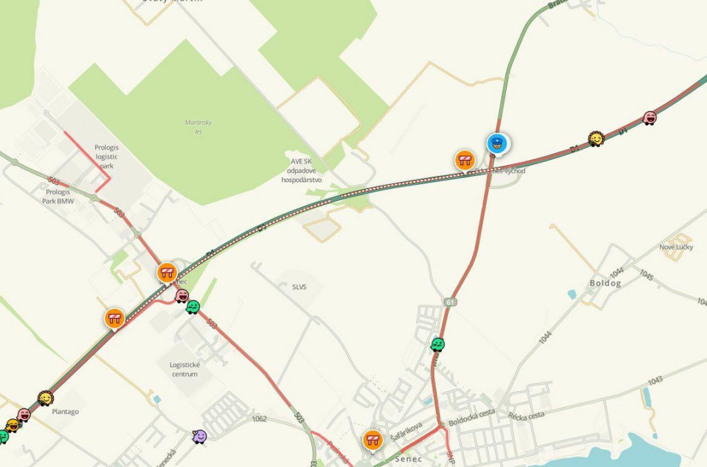 Uzavretá diaľnica pri Senci. FOTO: Waze