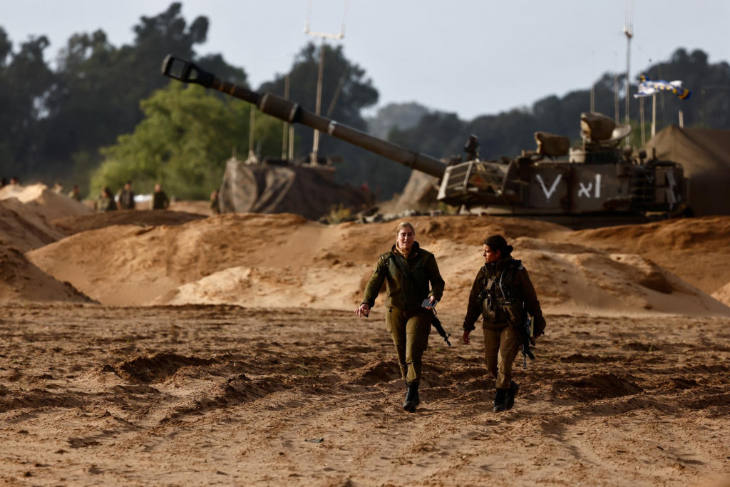 Izraelské vojačky v pásme Gazy. FOTO: Reuters