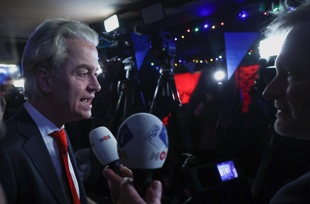 Predseda pravicovej populistickej Strany pre slobodu Geert Wilders počas volebnej noci v Holandsku. FOTO: REUTERS