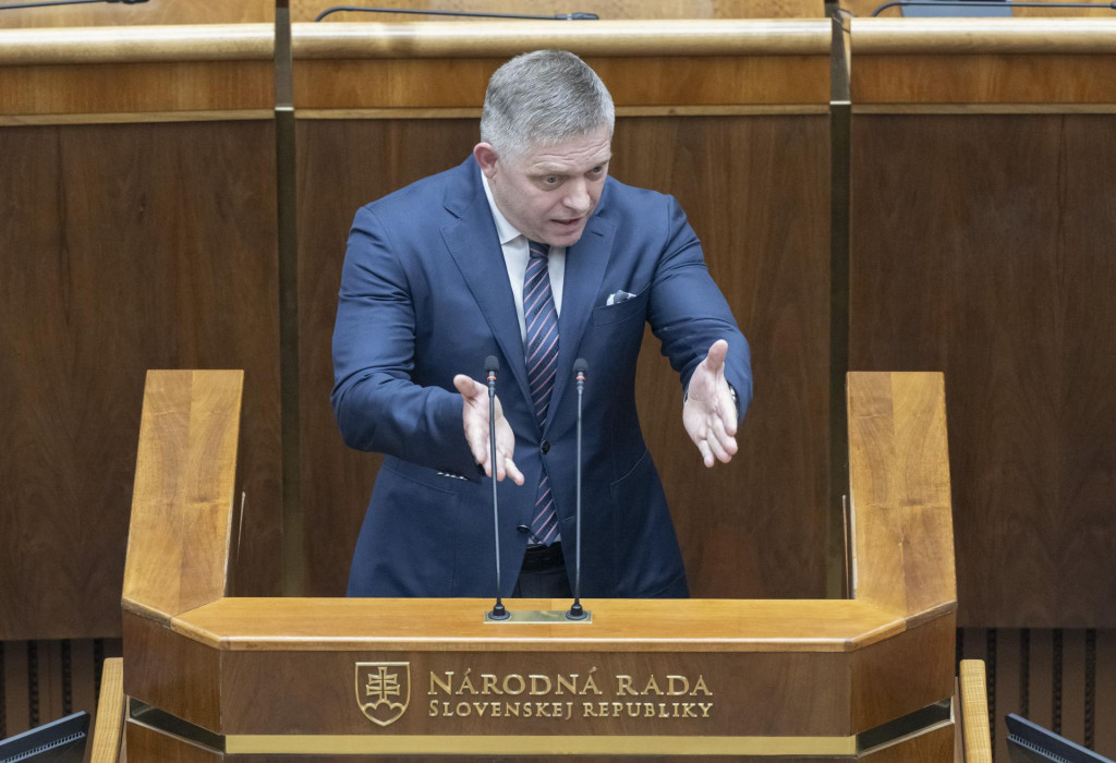 Predseda vl&aacute;dy Robert Fico (Smer-SD). FOTO: TASR/Martin Baumann