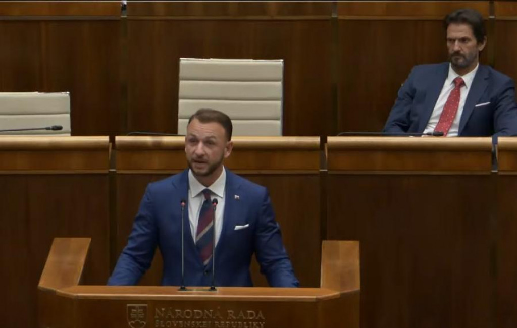 Minister vnútra Matúš Šutaj Eštok v pléne Národnej rady. FOTO: NR SR