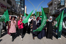 Priaznivci Hamasu sa zúčastňujú protestu na podporu obyvateľov Gazy. FOTO: Reuters