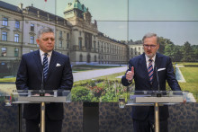Predseda vlády Robert Fico a predseda vlády Česka Petr Fiala. FOTO: TASR/Jaroslav Novák