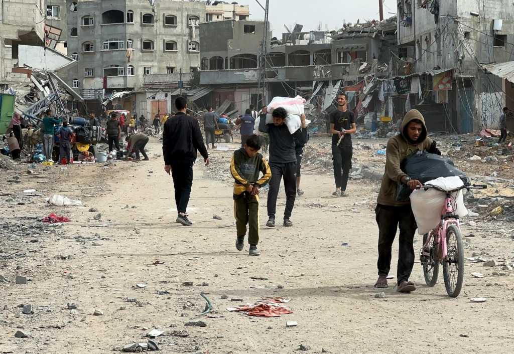 Palestínčania v Pásme Gazy. FOTO: Reuters