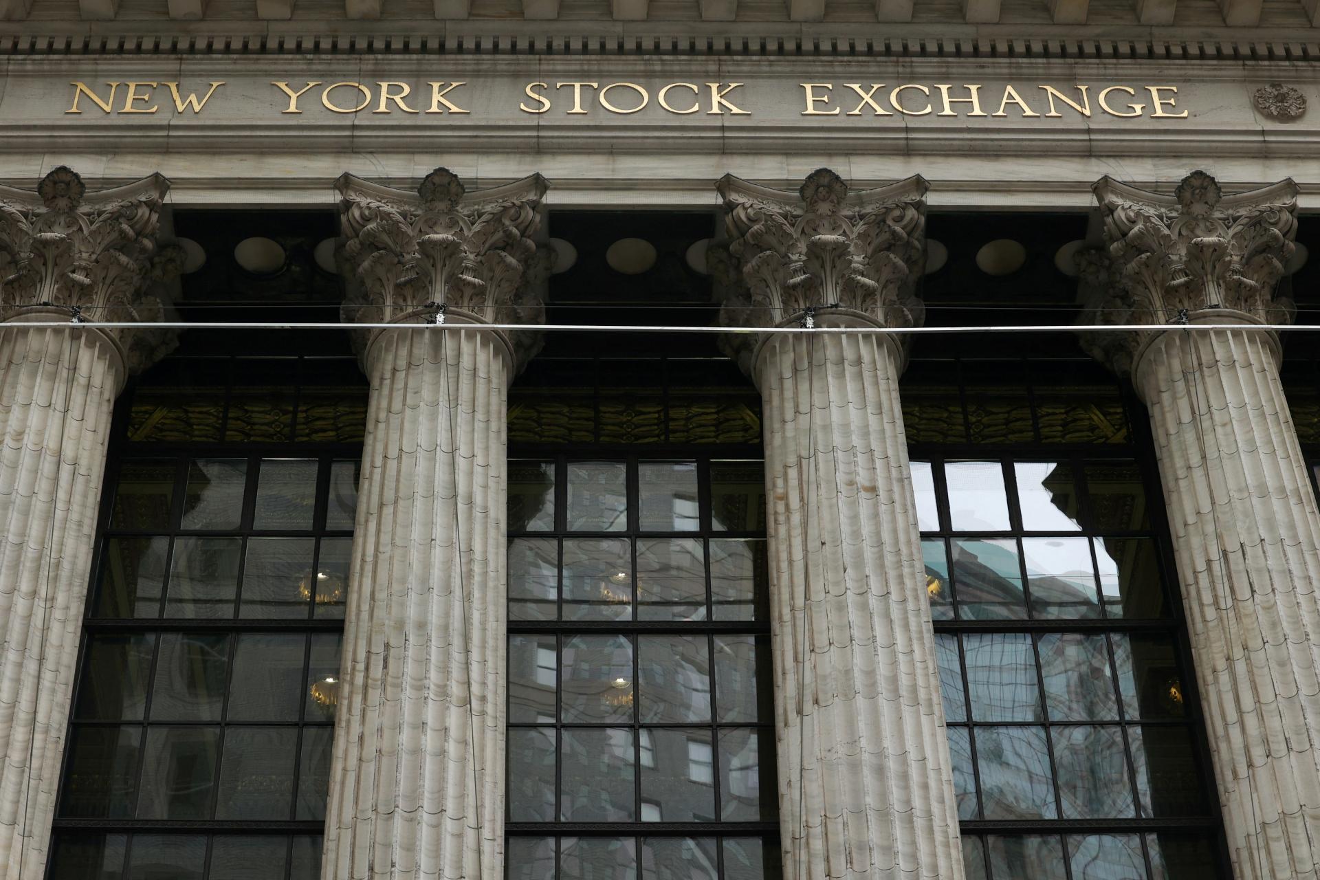 Wall Street vymazáva straty