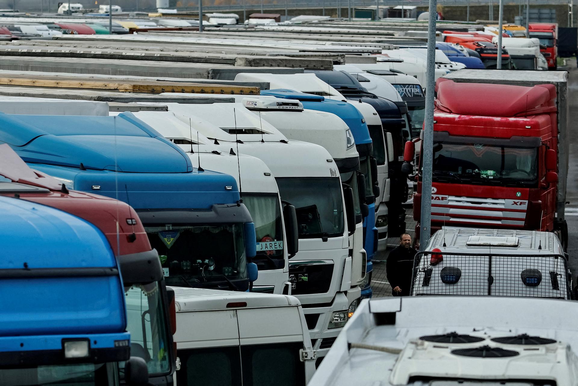 Poľsko zintenzívni kontroly ukrajinských kamiónov na výstupe z krajiny