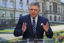 Predseda vlády Slovenskej republiky Robert Fico nie je predstaviteľom rozpočtovej zodpovednosti, za jeho vlád sa verejné financie konsolidovali len postupne. FOTO TASR - Jaroslav Novák