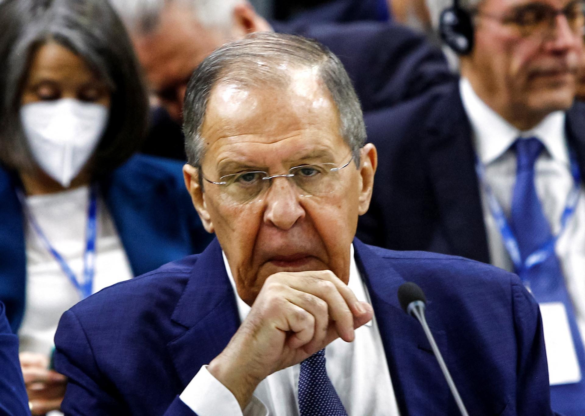 Lavrov na zasadnutí OBSE obvinil Západ, že vedie hybridnú vojnu proti Rusku