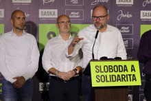 Predseda SaS Richard Sulík, Branislav Gröhling a Karol Galek. FOTO: HN