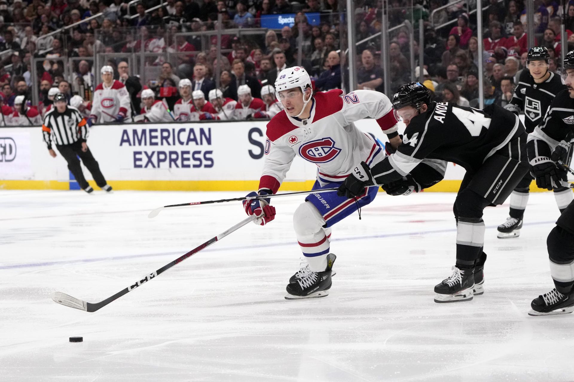 Tréner Canadiens vysvetlil, prečo posunul Slafkovského do prvého útoku. Na zápas prišla aj Vlhová