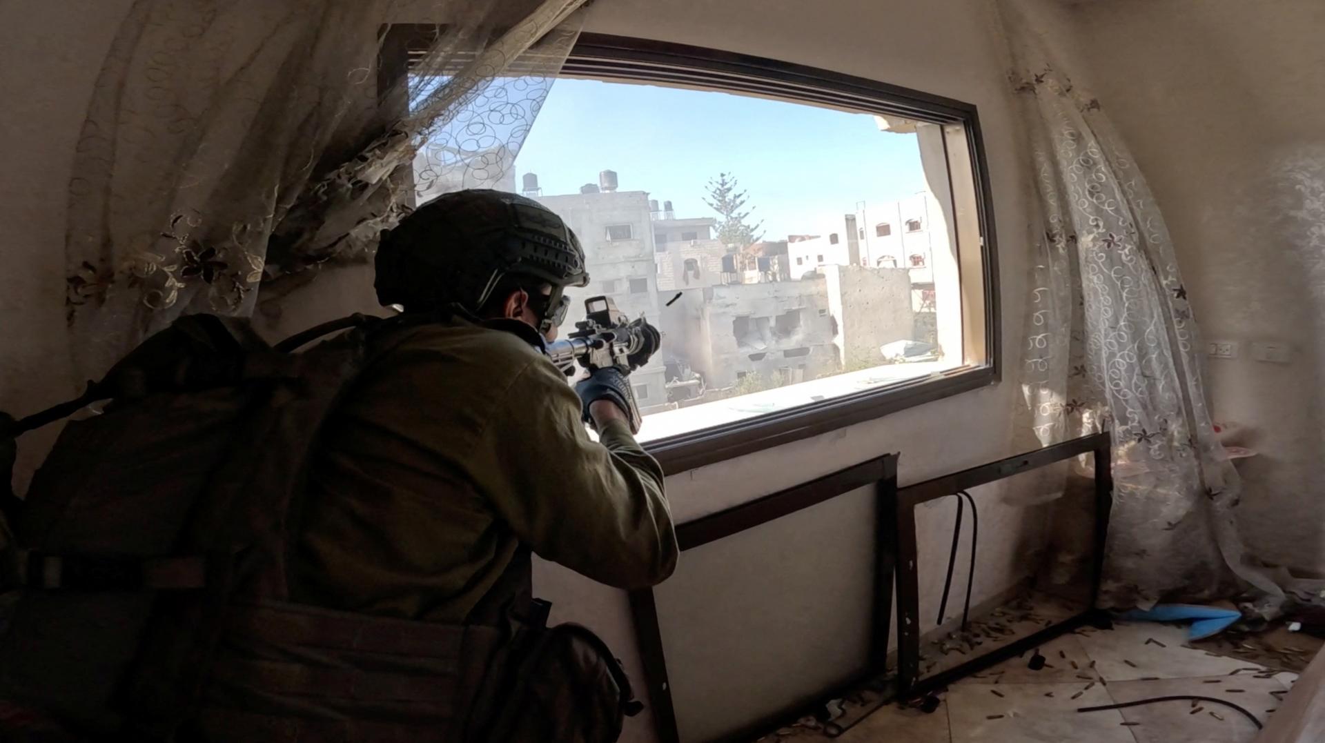 Naši vojaci sú v srdci Chán Júnisu na juhu Pásma Gazy, tvrdí izraelský armádny veliteľ