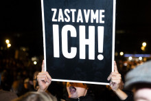 Účastníci opozičného protestu. FOTO: TASR/Jakub Kotian