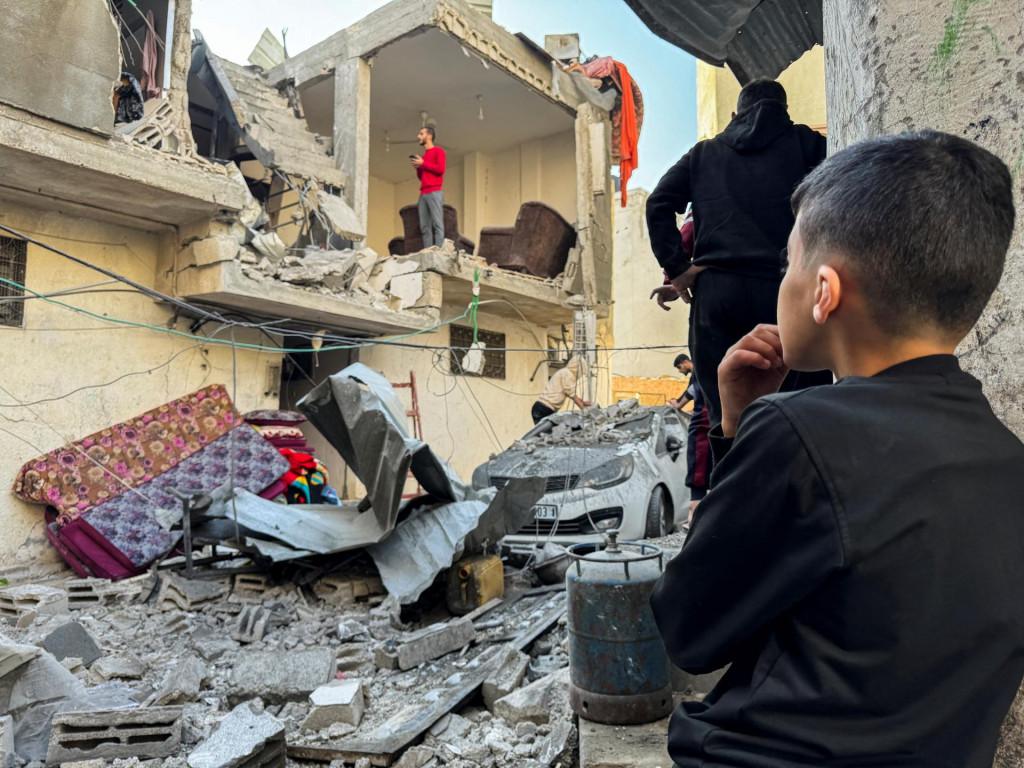 Miesto izraelských útokov v južnom Pásme Gazy. FOTO: Reuters