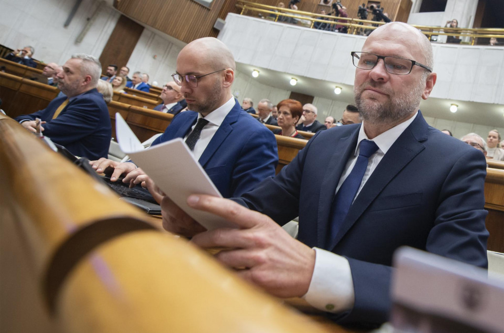 Koaliční poslanci podľa Ondreja Dostála ”nehorázne” obmedzili diskusiu na ústavnoprávnom výbore. FOTO: TASR/Martin Baumann