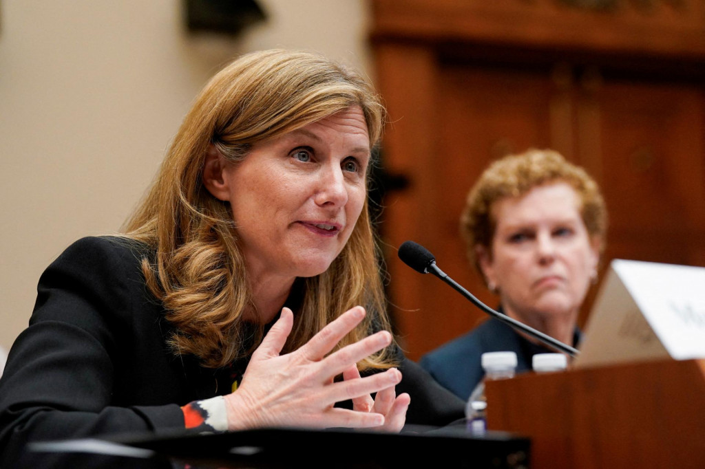 Šéfka prestížnej americkej Pensylvánskej univerzity Elizabeth Magillová počas verejného vypočutia v americkom Kongrese. FOTO: Reuters