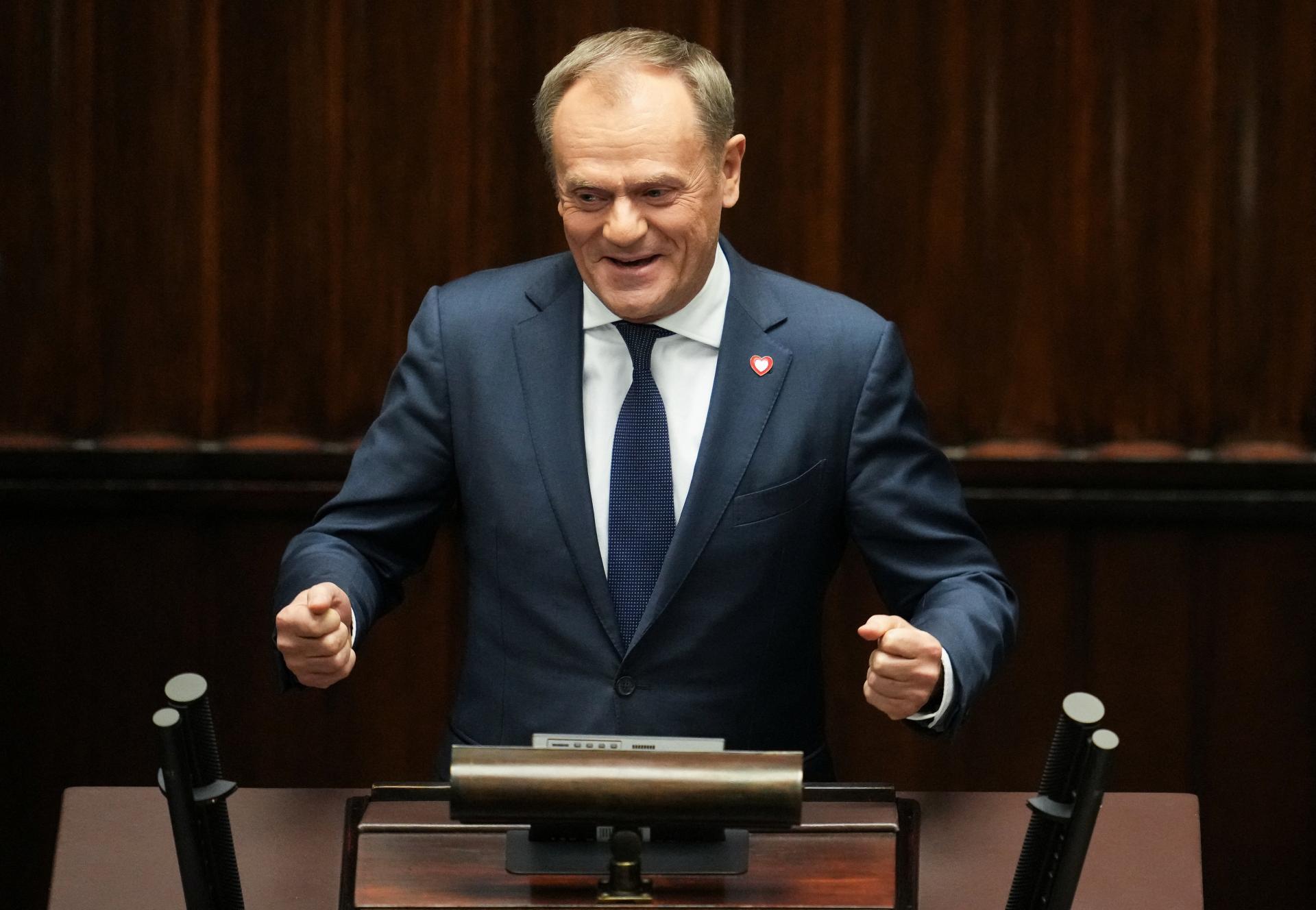 Poľský parlament poveril zostavením vlády Donalda Tuska