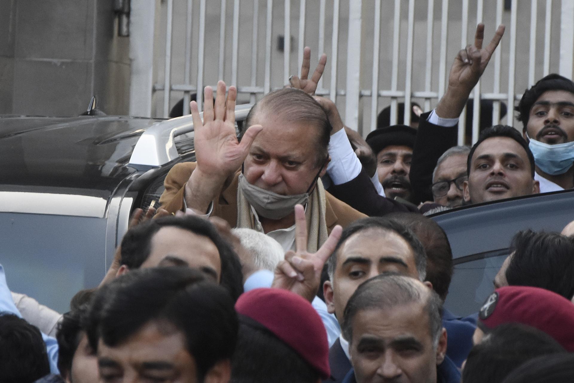 Najvyšší súd v Pakistane oslobodil expremiéra Šarífa, teraz môže kandidovať vo voľbách
