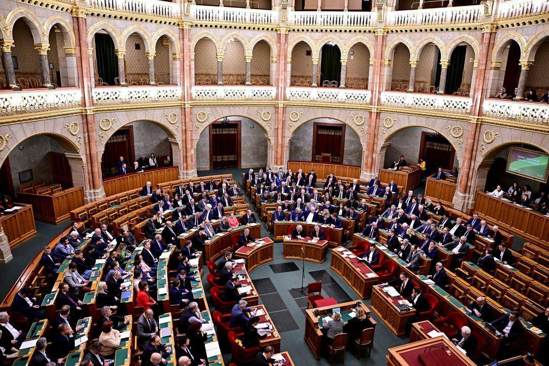 Maďarský parlament schválil sporný zákon na ochranu suverenity